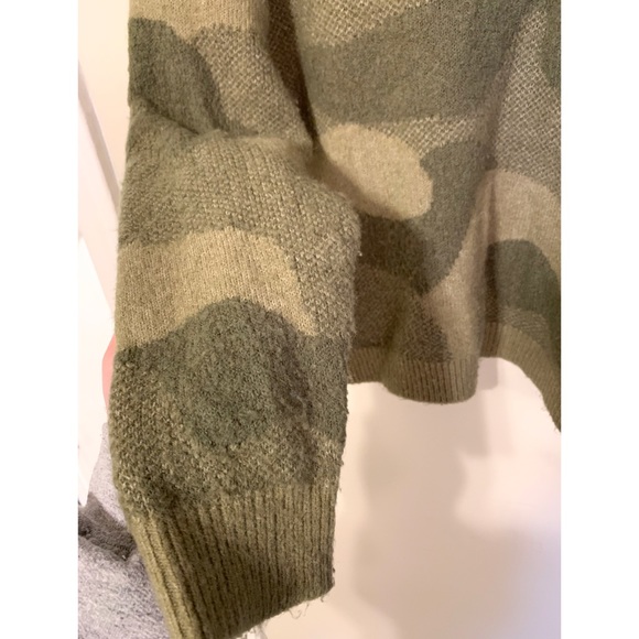 Lucky Brand camo print sweater - Picture 4 of 6
